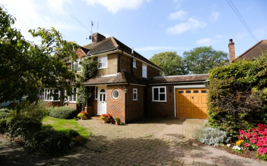 Hessle Grove, Ewell, KT17 1JS
