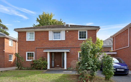 Garbrand Walk, Ewell Village, KT17 1UQ